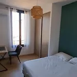 Maison De Caractere En Plein Coeur De La Provence